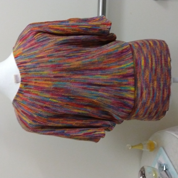 Batwing sleeved unusual sweater.  Can be worn several ways. Medium - Picture 6 of 7